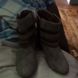 Pop boots size 6 medium gray